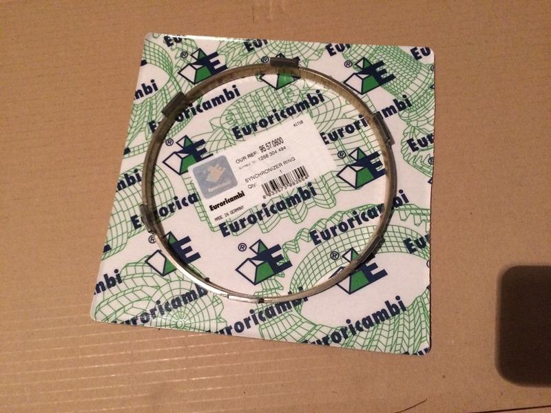 КОЛЬЦО С ДВОЙНЫМ КОНУСОМ СИНХРОНИЗАТОРА ПЕРВОЙ ВТОРОЙ ПЕРЕДАЧИ (ER) 9557 0600